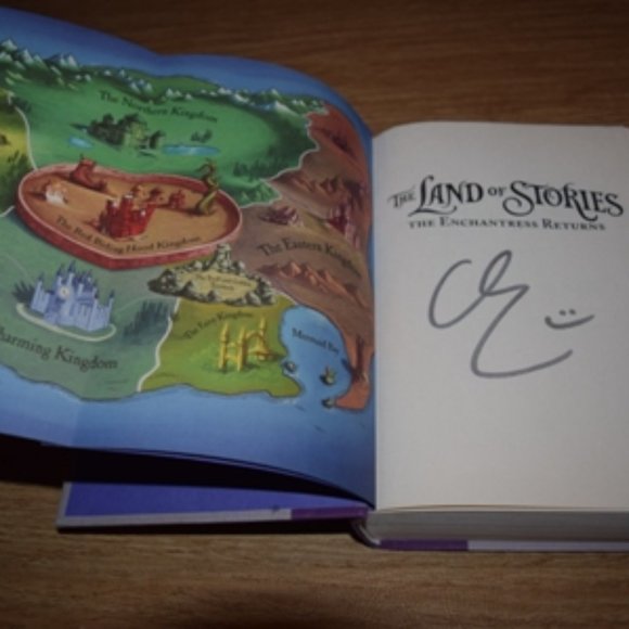 SIGNED copy of "Land of Stories" book.  Ideal for summer reading for teen. - Picture 3 of 4
